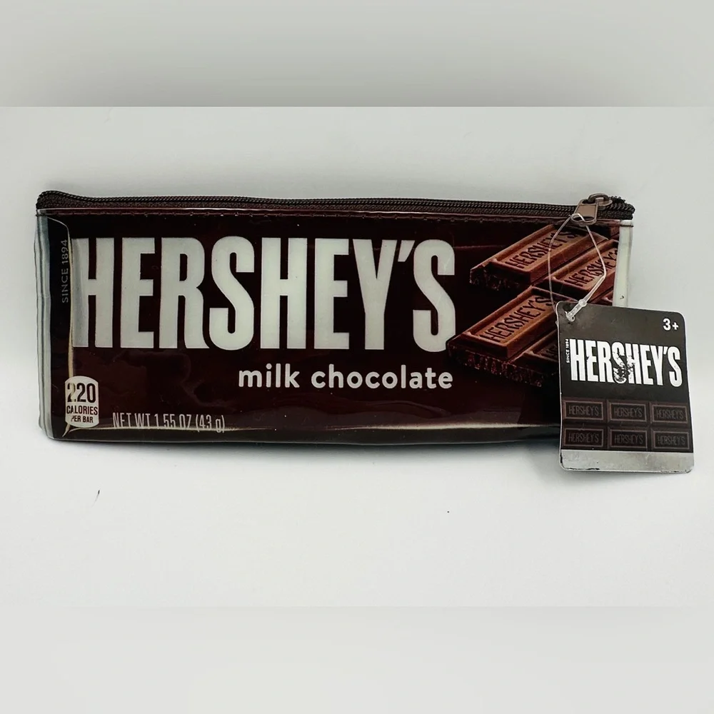 NWT Hershey’s 2 Piece Set Zipper Bag And Chocolate Lip Balm With Keychain New